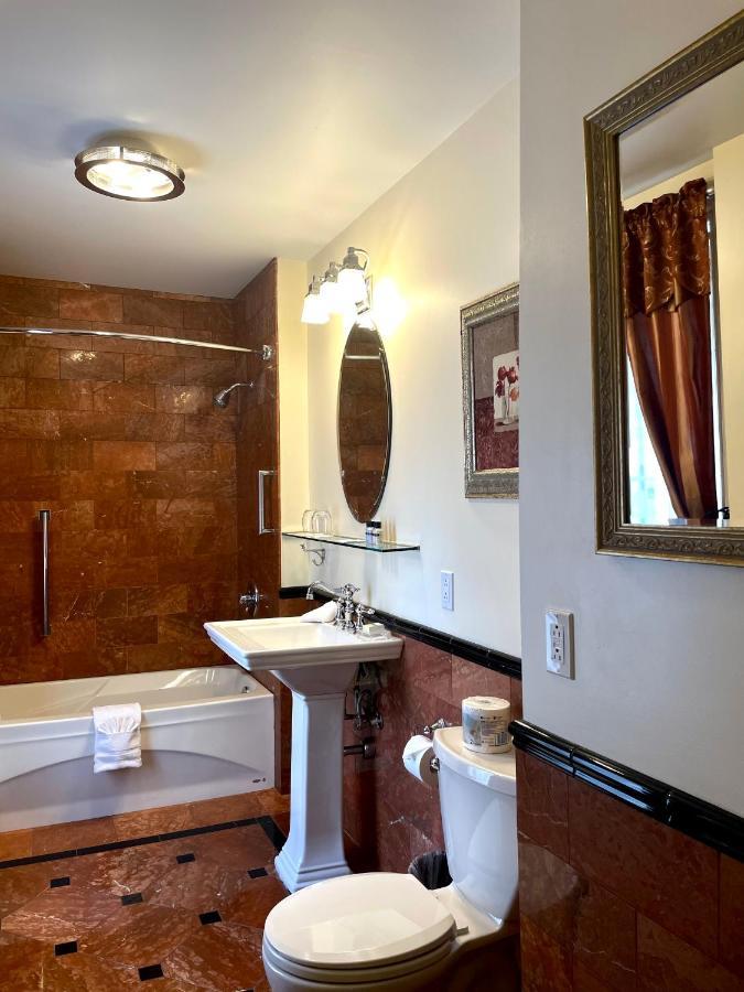 Manoir D'auteuil Quebec City