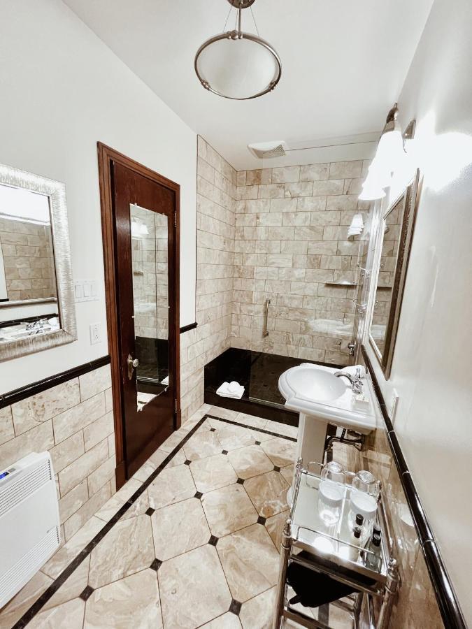 Manoir D'auteuil Hotel 3*