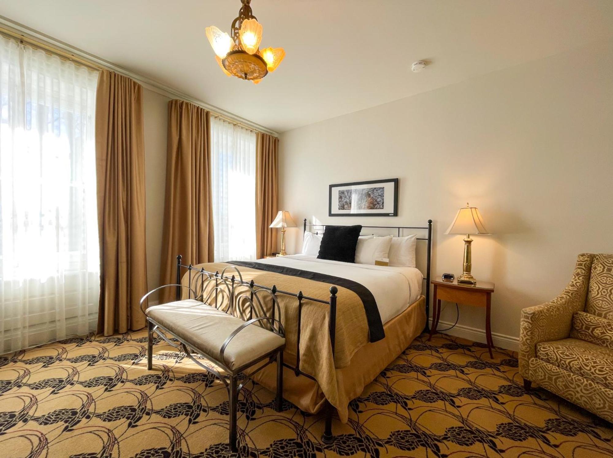 Hotel Manoir D'auteuil Quebec City