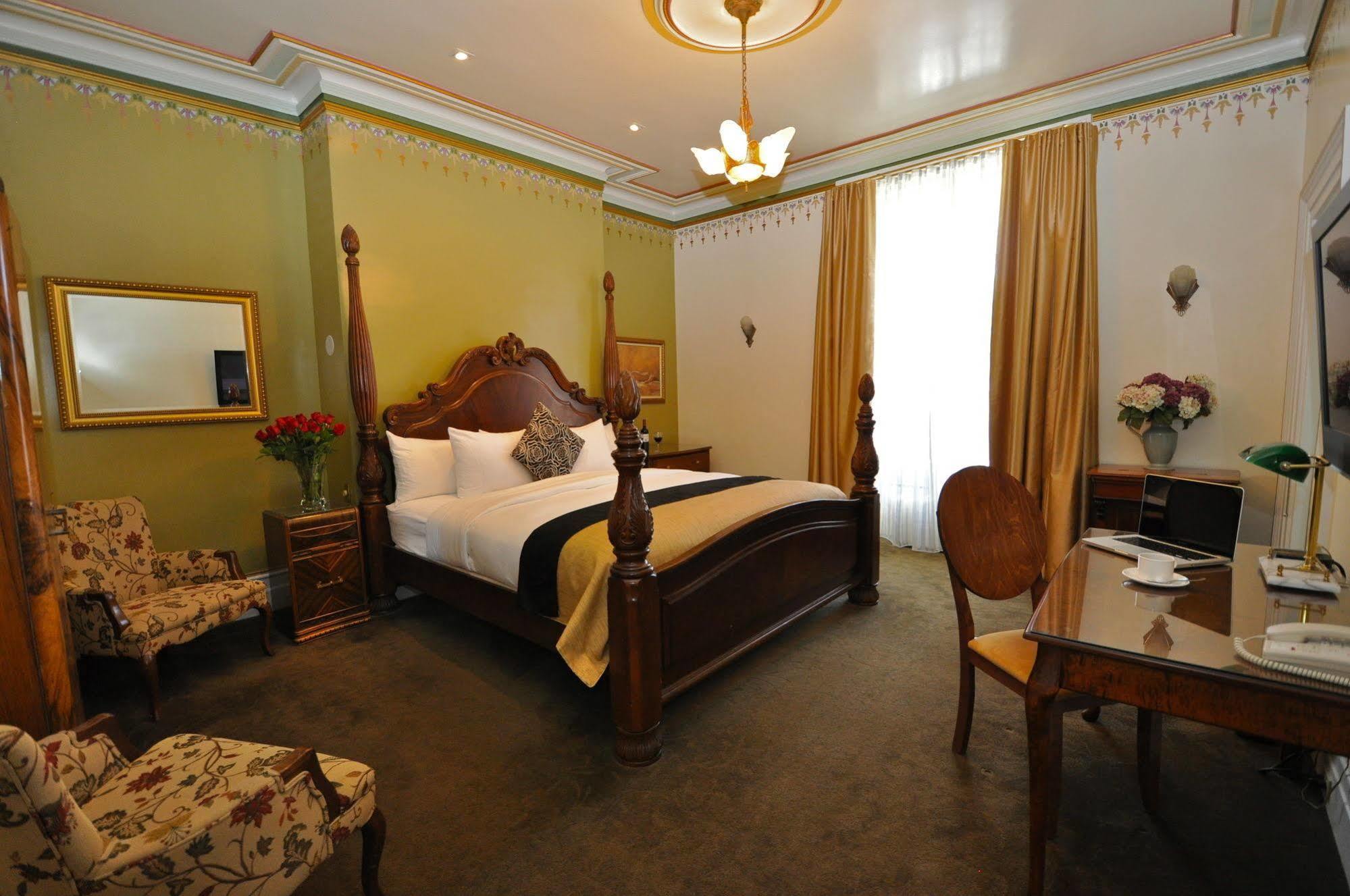Manoir D'auteuil Quebec City